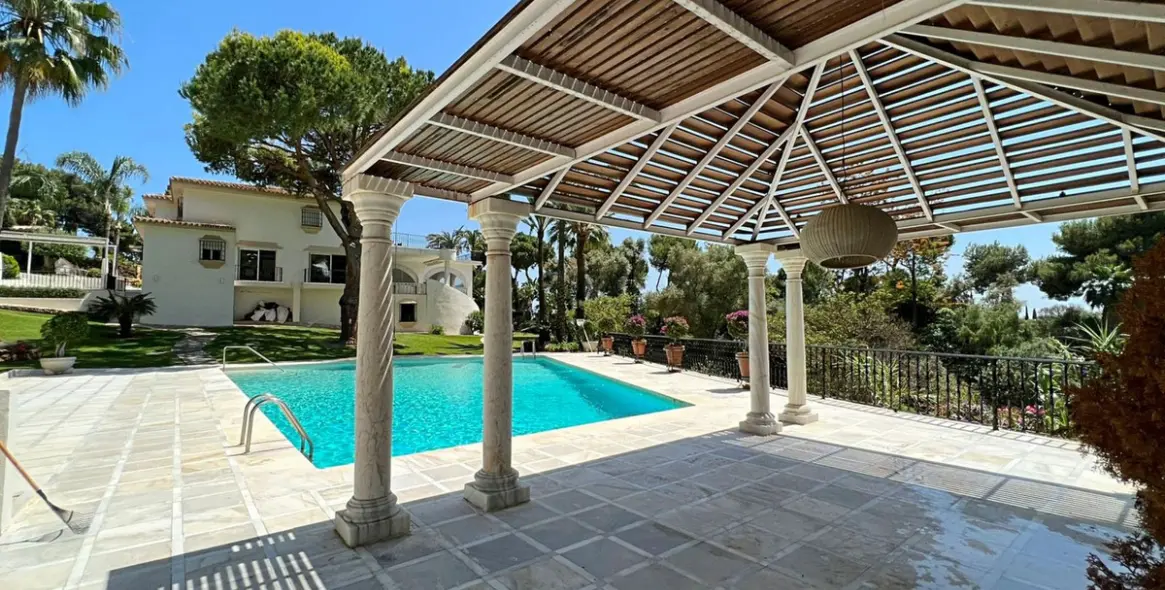 Venta de villa independiente en Marbella East (distrito Río Real) 9