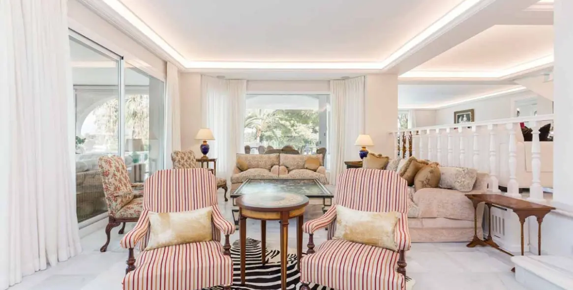 Venta de villa independiente en Marbella East (distrito Río Real) 10