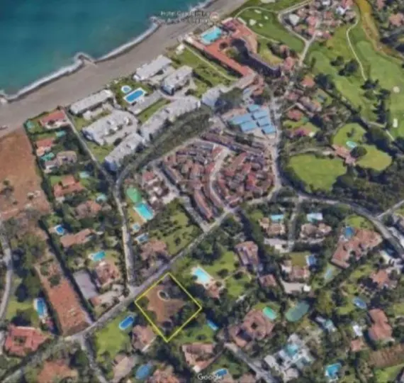 Venta de parcela residencial en Guadalmina Baja