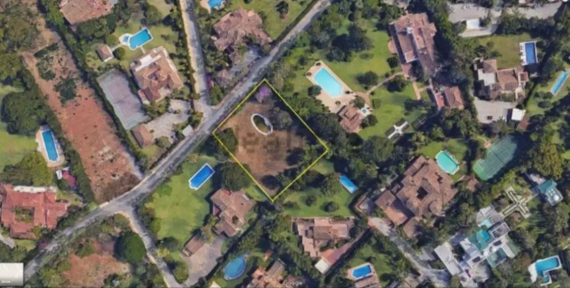 Продажа  жилого участка в Guadalmina Baja 2