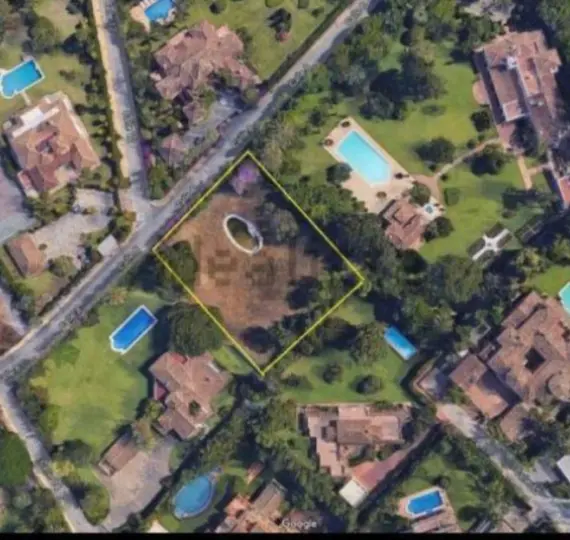 Venta de parcela residencial en Guadalmina Baja