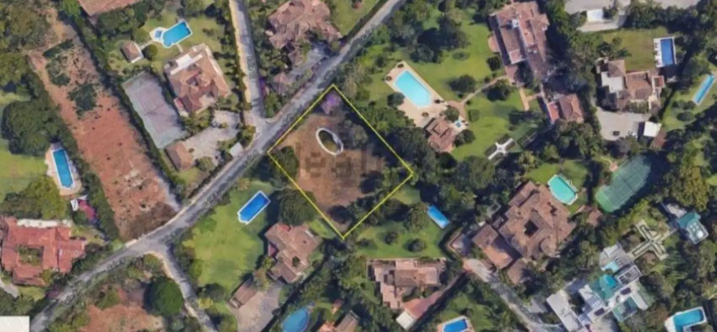 Sale of residential plot in Guadalmina Baja 1