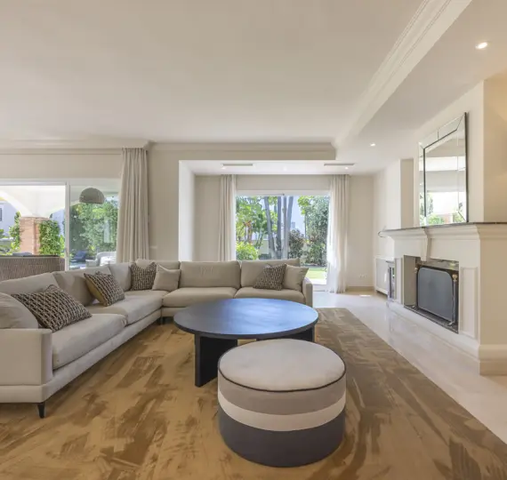 Продажа  отдельно стоящей виллы в Benahavís