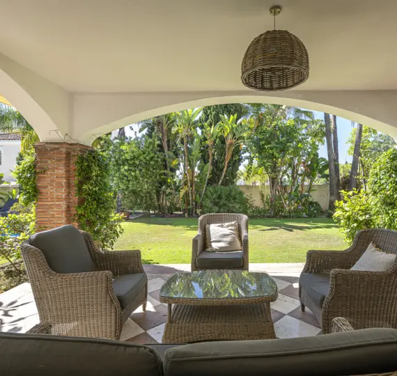 Продажа  отдельно стоящей виллы в Benahavís