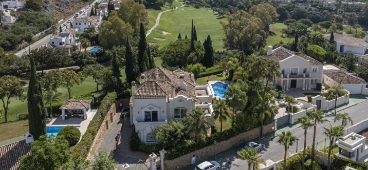 Short-term rent of detached villa in Benahavís 0