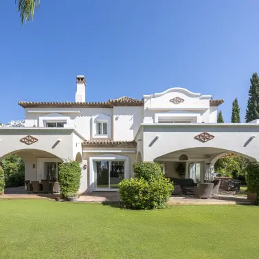 Short-term rent of detached villa in Benahavís