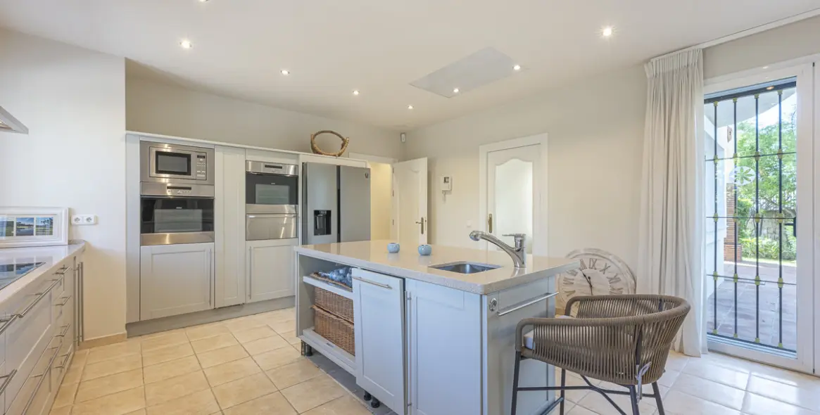 Short-term rent of detached villa in Benahavís 8