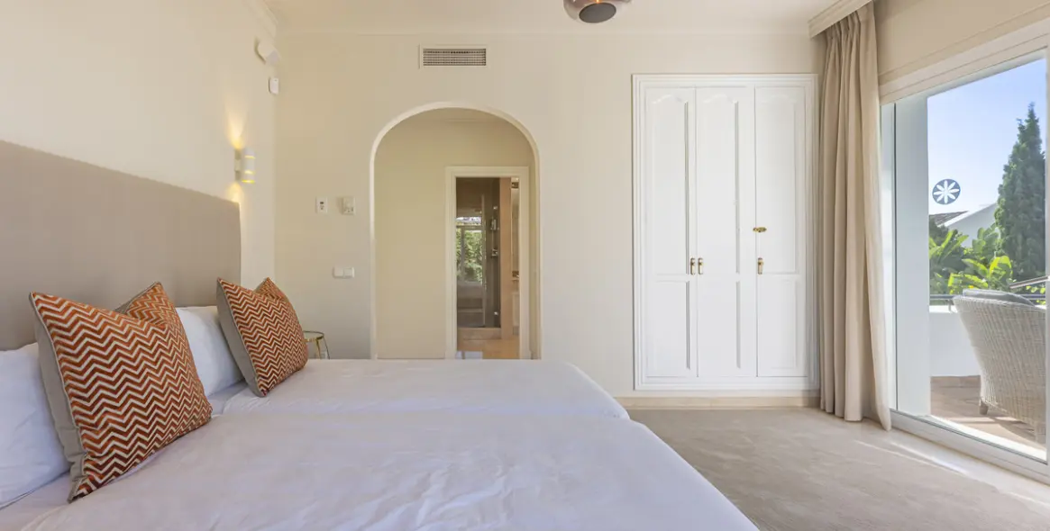 Short-term rent of detached villa in Benahavís 11