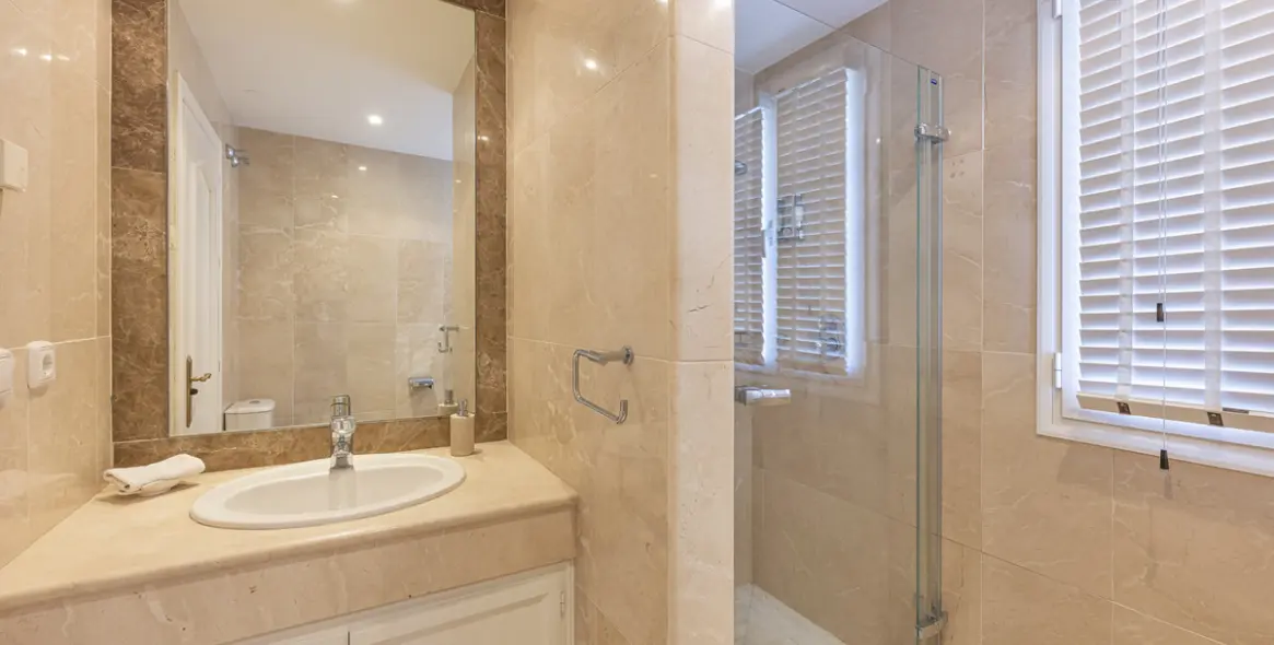 Краткосрочная аренда  отдельно стоящей виллы в Benahavís 32