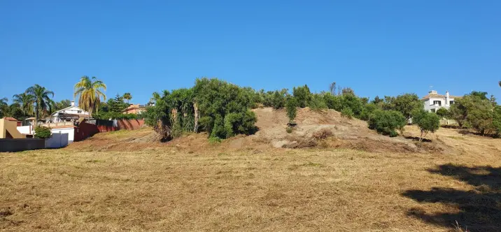 Venta de parcela residencial en San Pedro de Alcántara 1