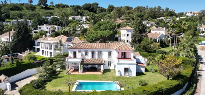 Sale of detached villa in Las Brisas 0