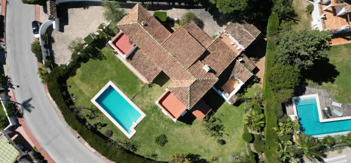 Sale of detached villa in Las Brisas 1