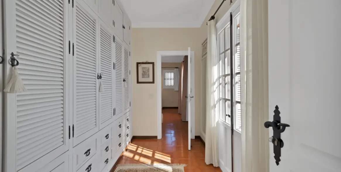 Sale of detached villa in Las Brisas 15