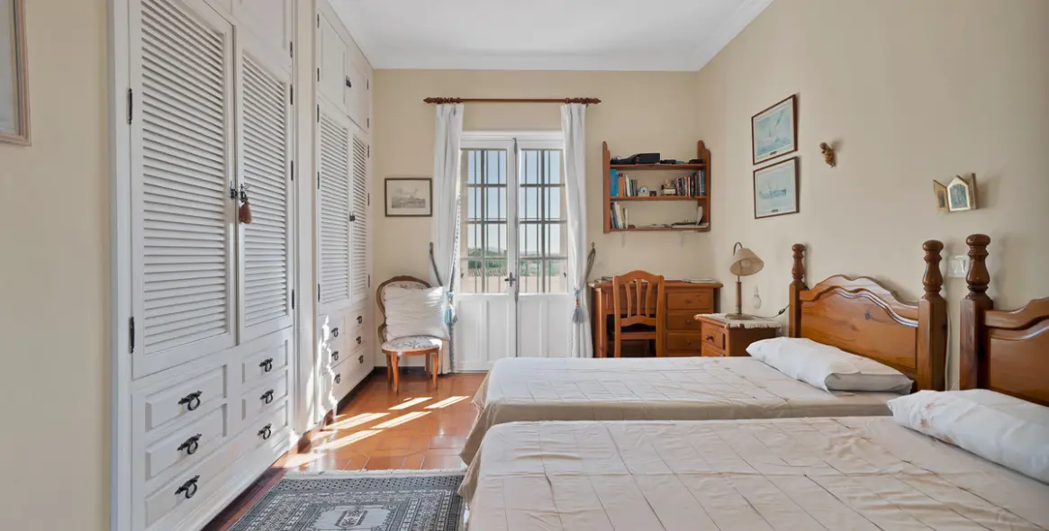 Sale of detached villa in Las Brisas 29