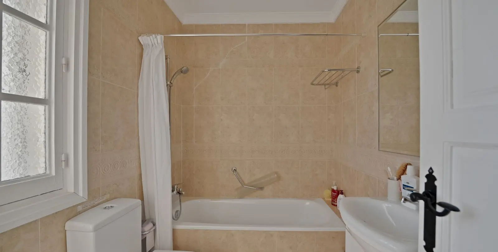 Продажа  отдельно стоящей виллы в Las Brisas 26