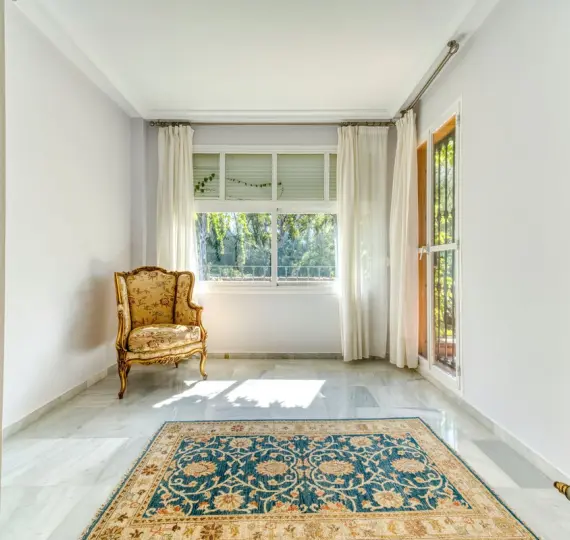 Long-term rent of detached villa in Nueva Andalucía