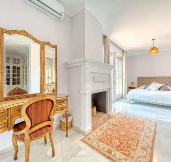 Long-term rent of detached villa in Nueva Andalucía