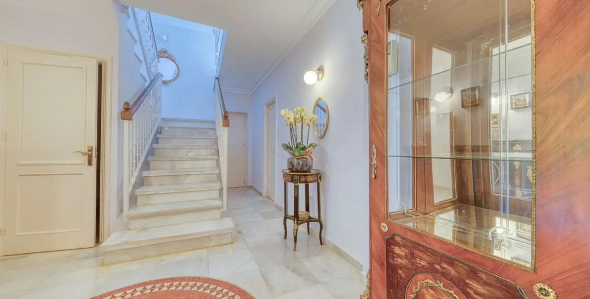 Long-term rent of detached villa in Nueva Andalucía 11