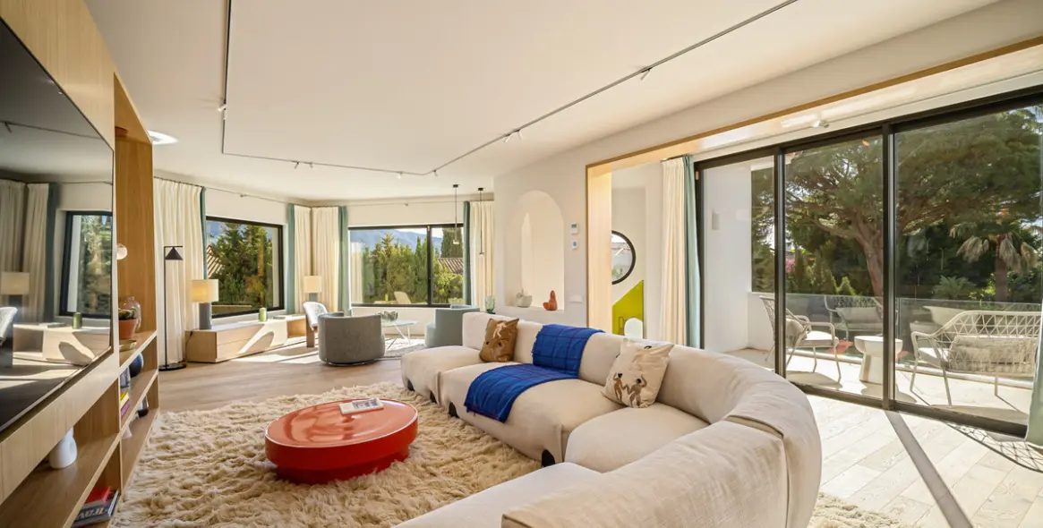 Venta de villa independiente en Nueva Andalucía 4