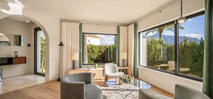 Venta de villa independiente en Nueva Andalucía 4