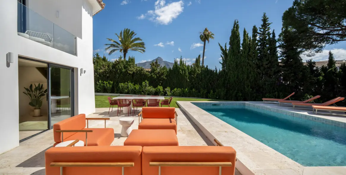 Venta de villa independiente en Nueva Andalucía 12