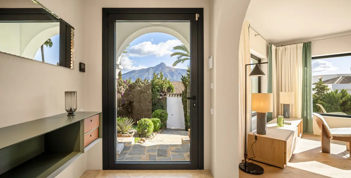 Sale of detached villa in Nueva Andalucía 23