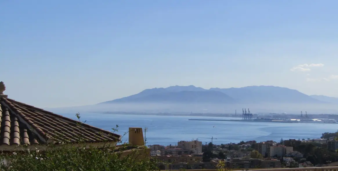 Продажа  отдельно стоящей виллы в Malaga (район Málaga Este) 2