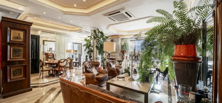 Продажа двухуровневых апартаментов в Puerto Banús 3