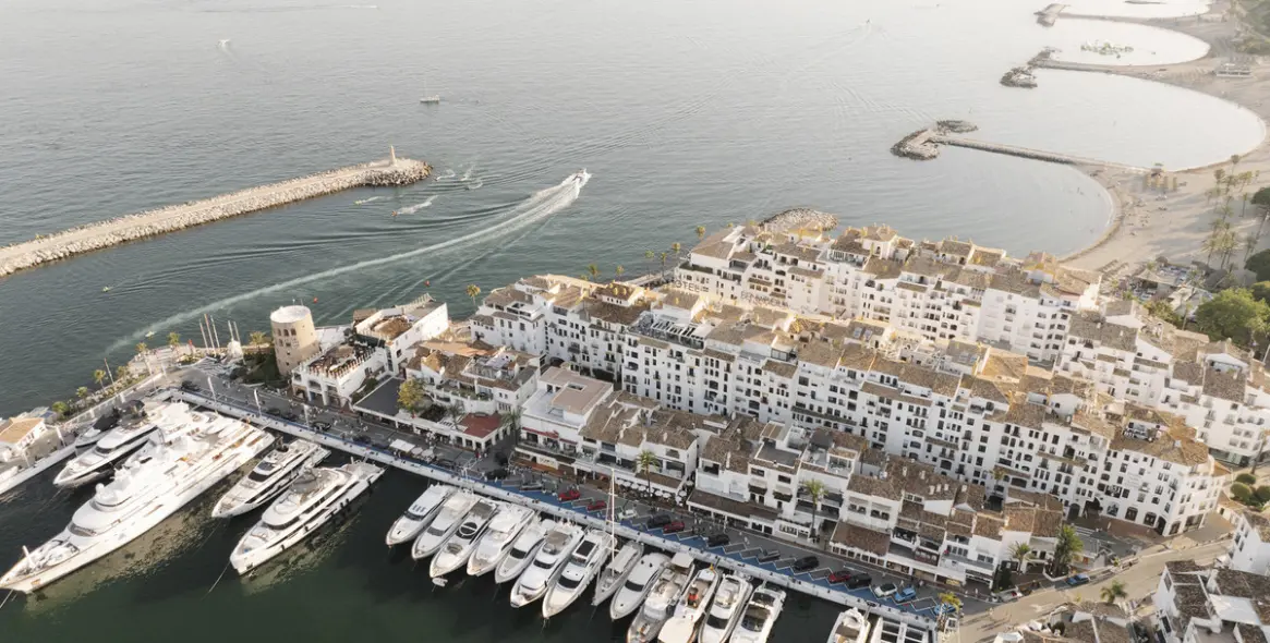 Venta de dúplex en Puerto Banús 13