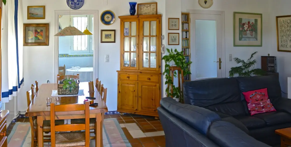 Sale of detached villa in Elviria 4