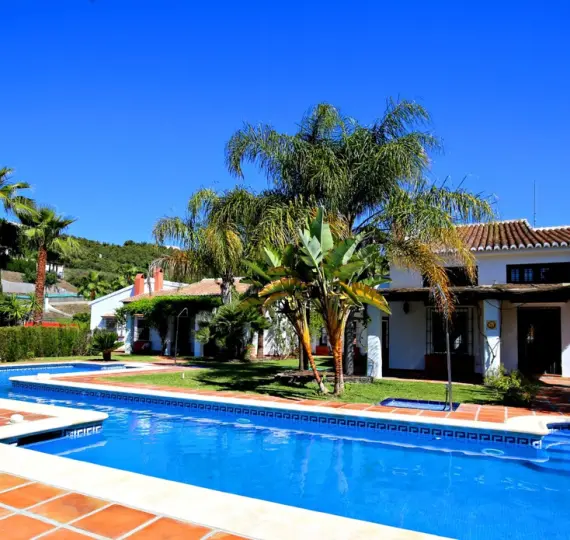 Villa independiente R3863659