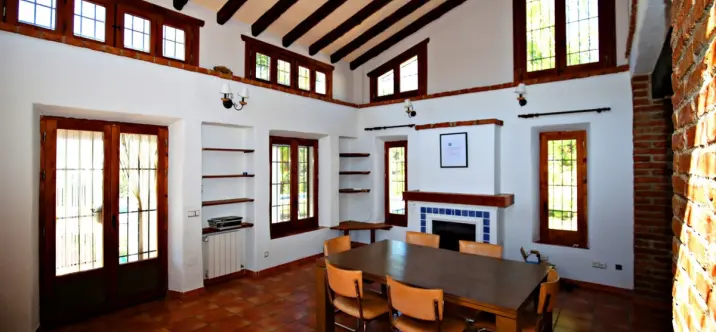 Villa independiente R3863659 4