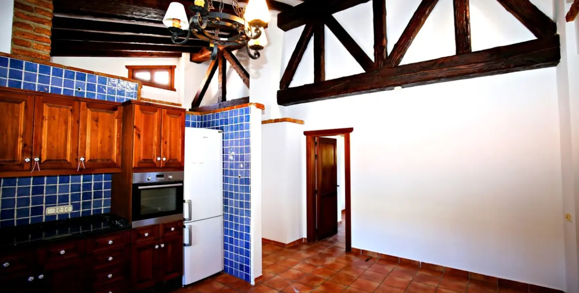 Продажа  отдельно стоящей виллы в Costa del Sol East 7