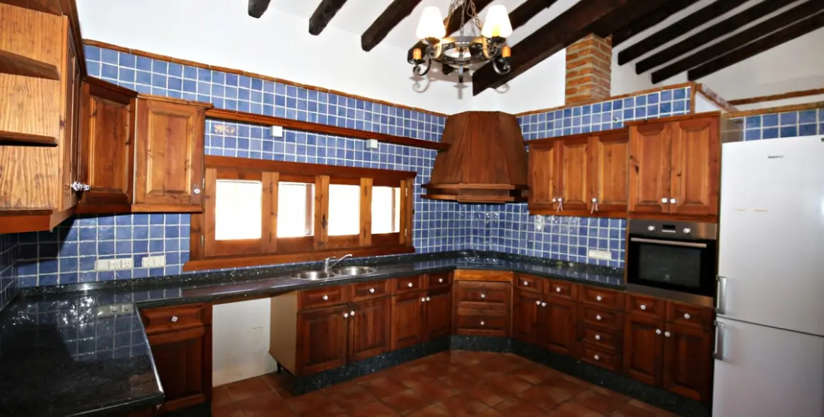 Продажа  отдельно стоящей виллы в Costa del Sol East 9