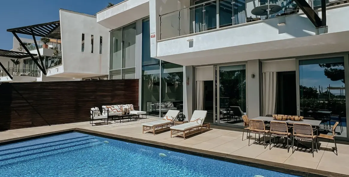 Продажа таунхауса в Marbella (район Sierra Blanca) 1