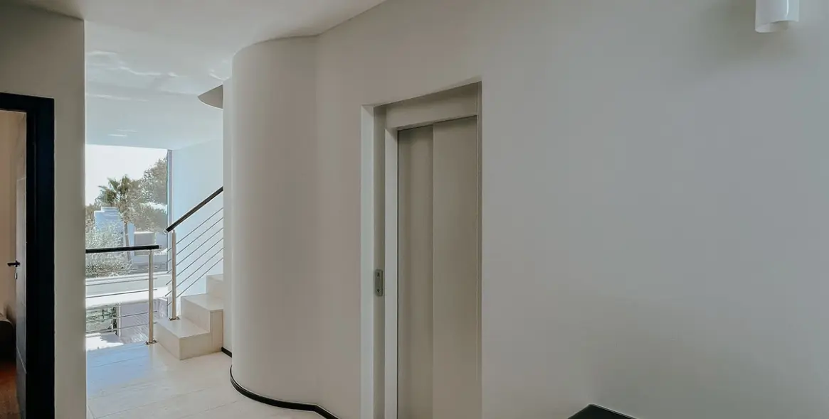 Long-term rent of townhouse in Sierra Blanca 30