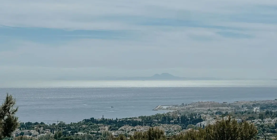 Long-term rent of townhouse in Sierra Blanca 57