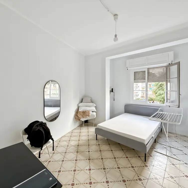 Sale of apartment complex in Olletas