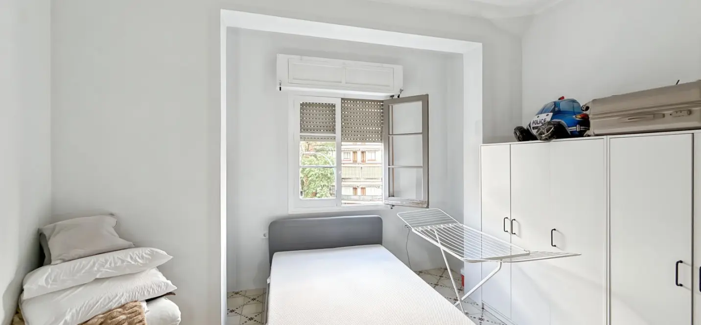 Sale of apartment complex in Olletas 2