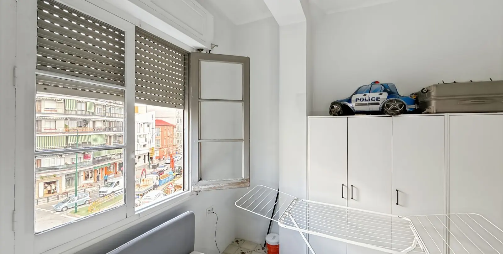 Sale of apartment complex in Olletas 4
