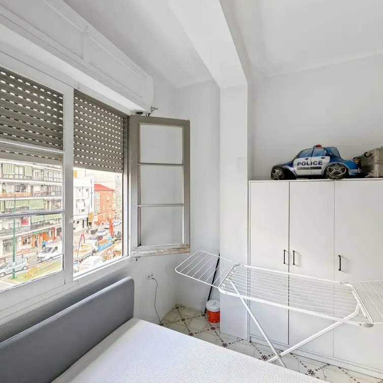 Sale of apartment complex in Olletas