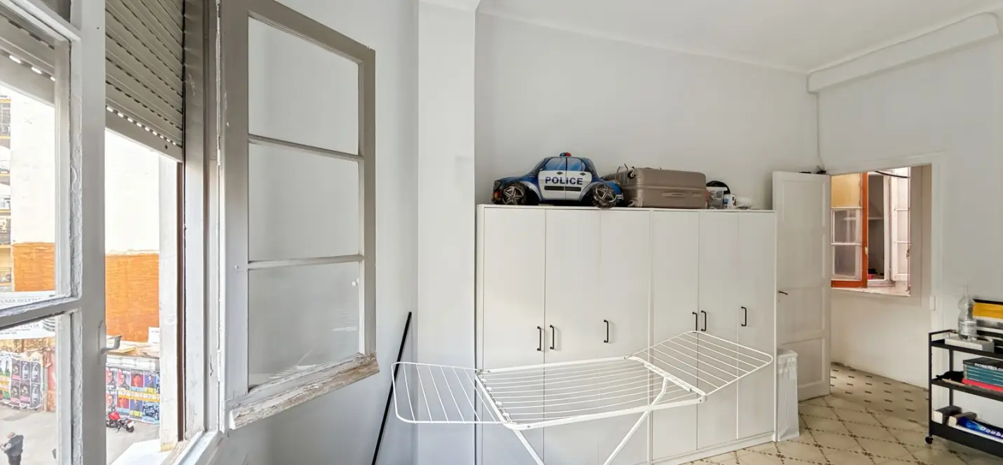 Sale of apartment complex in Olletas 4
