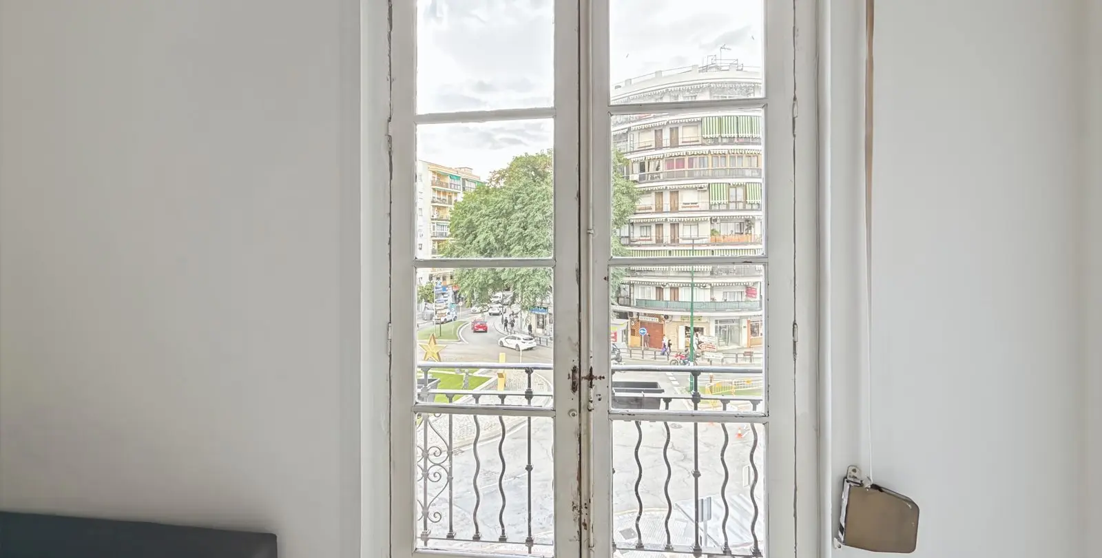 Sale of apartment complex in Olletas 10
