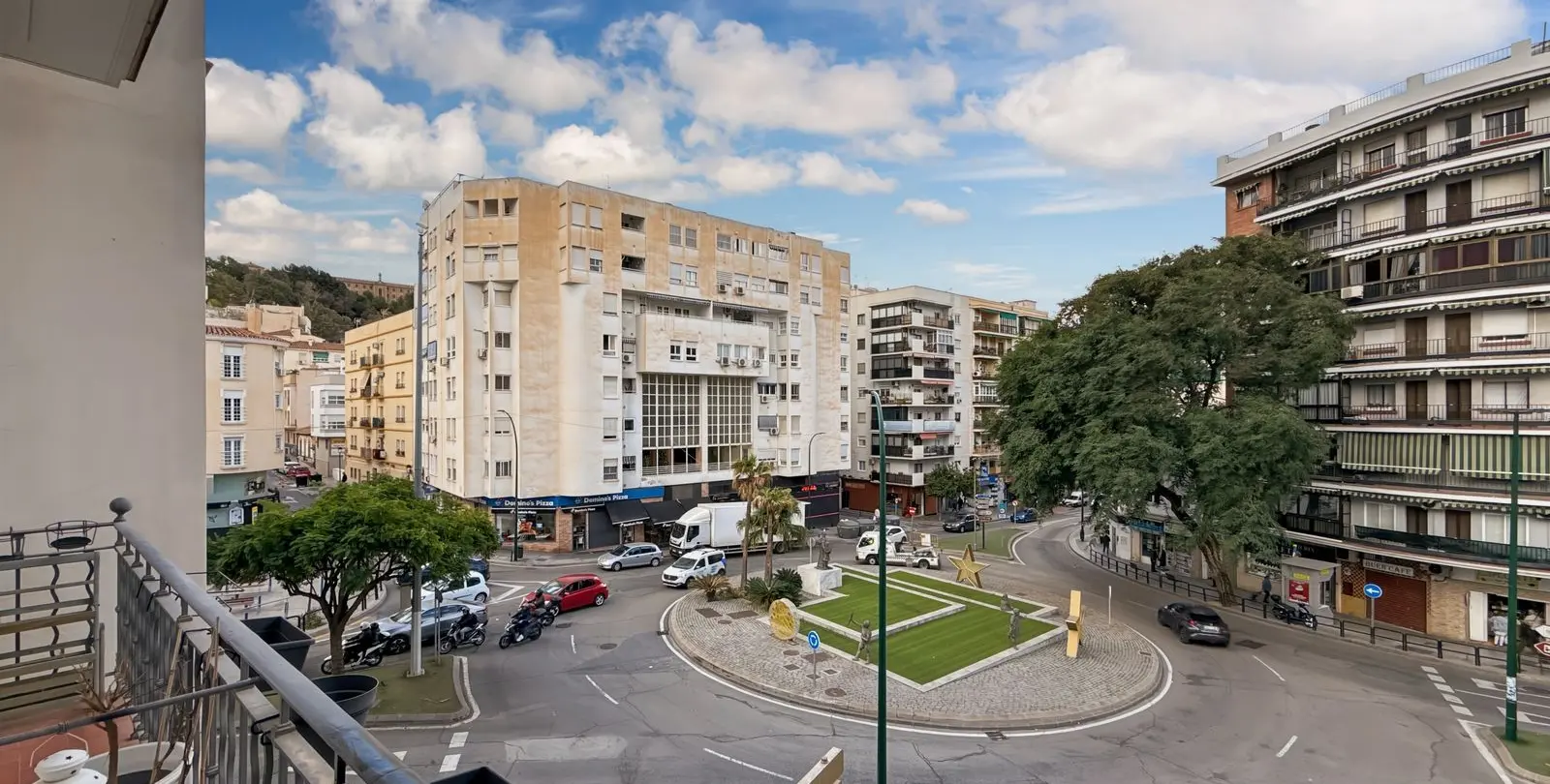 Sale of apartment complex in Olletas 11