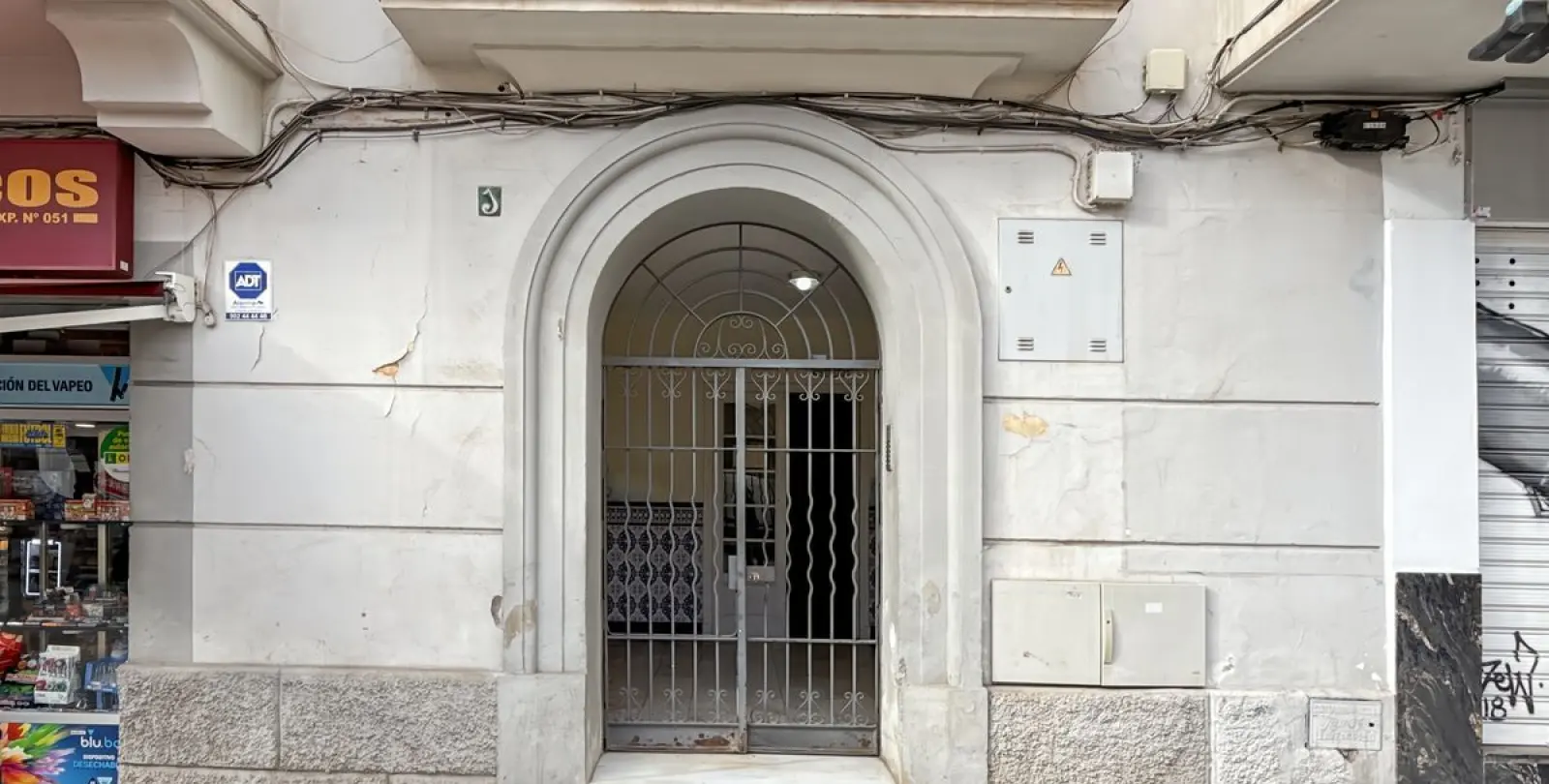 Sale of apartment complex in Olletas 17