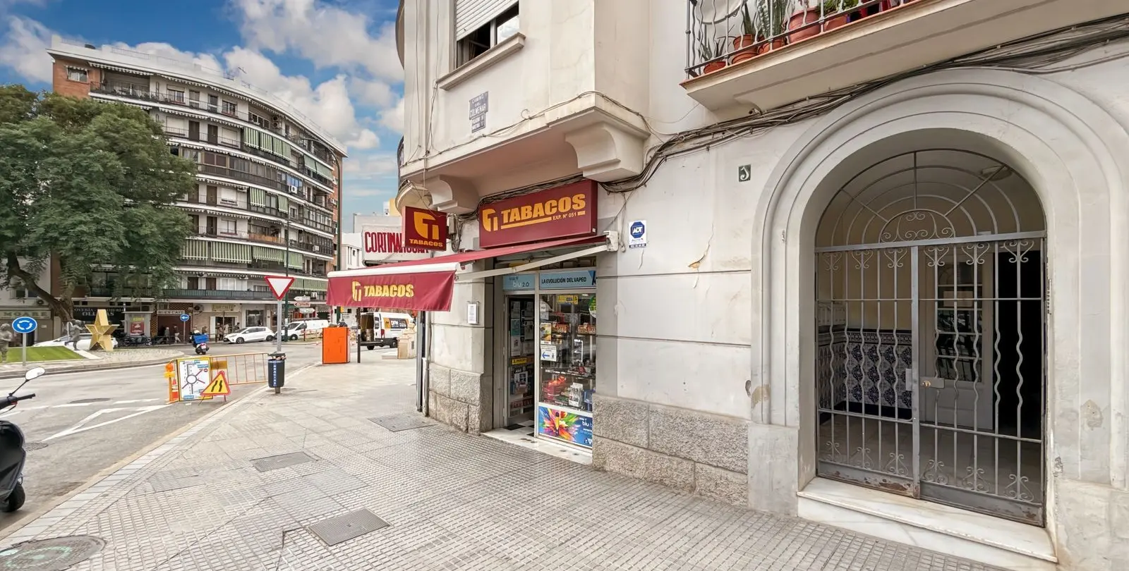 Sale of apartment complex in Olletas 19