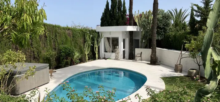 Venta de villa independiente en Puerto Banús 1
