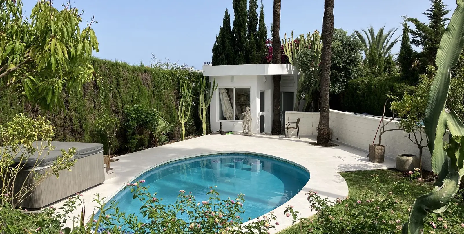 Venta de villa independiente en Puerto Banús 1