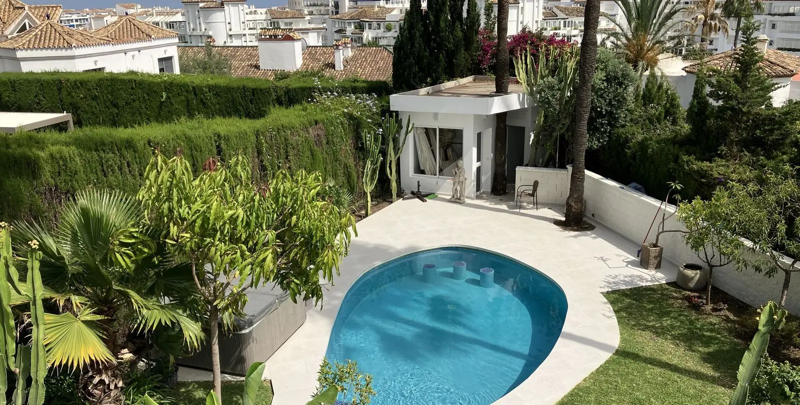 Venta de villa independiente en Puerto Banús 2