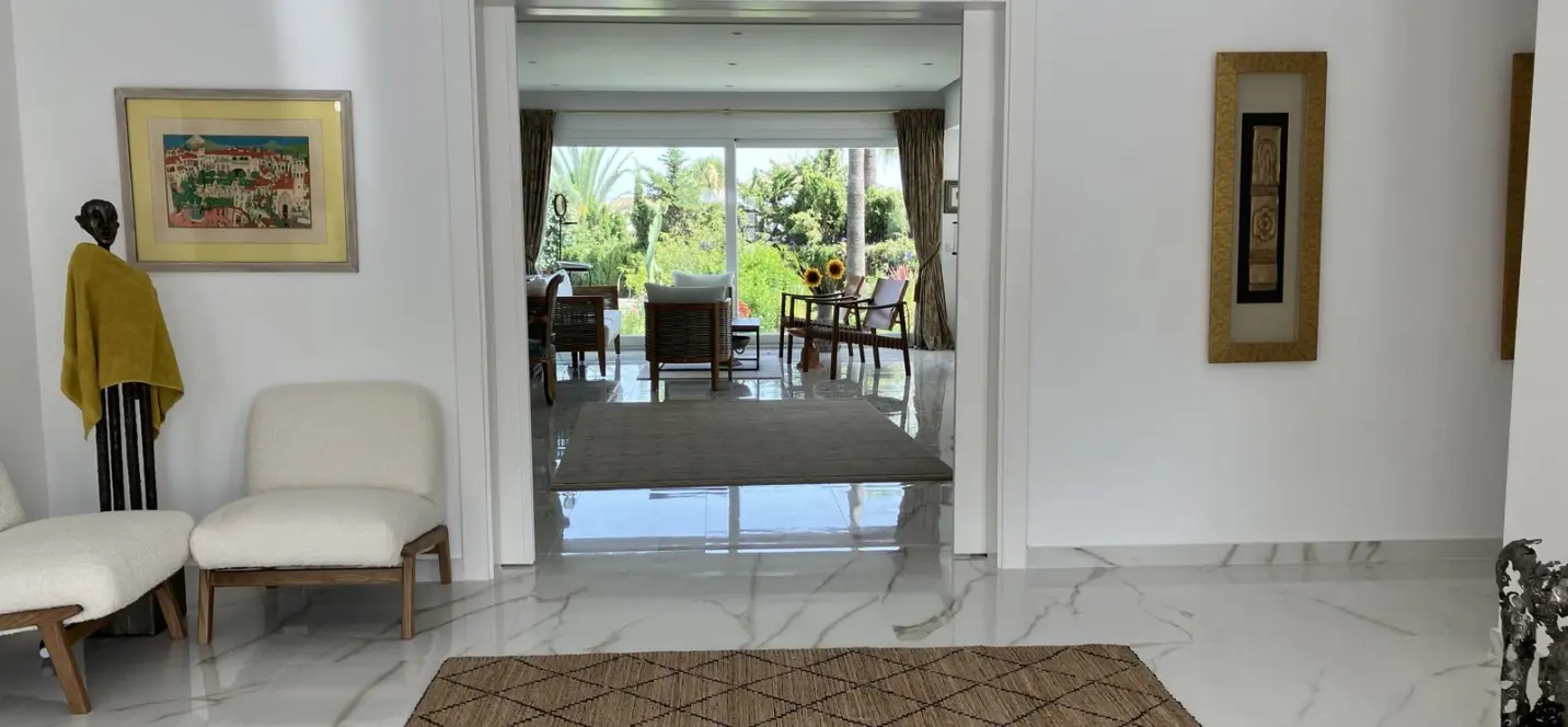 Sale of detached villa in Puerto Banús 2